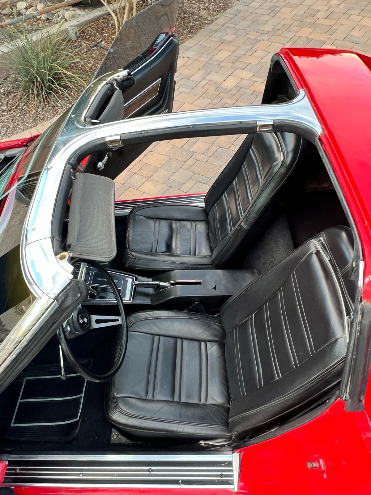 Chevrolet-Corvette-1975-14