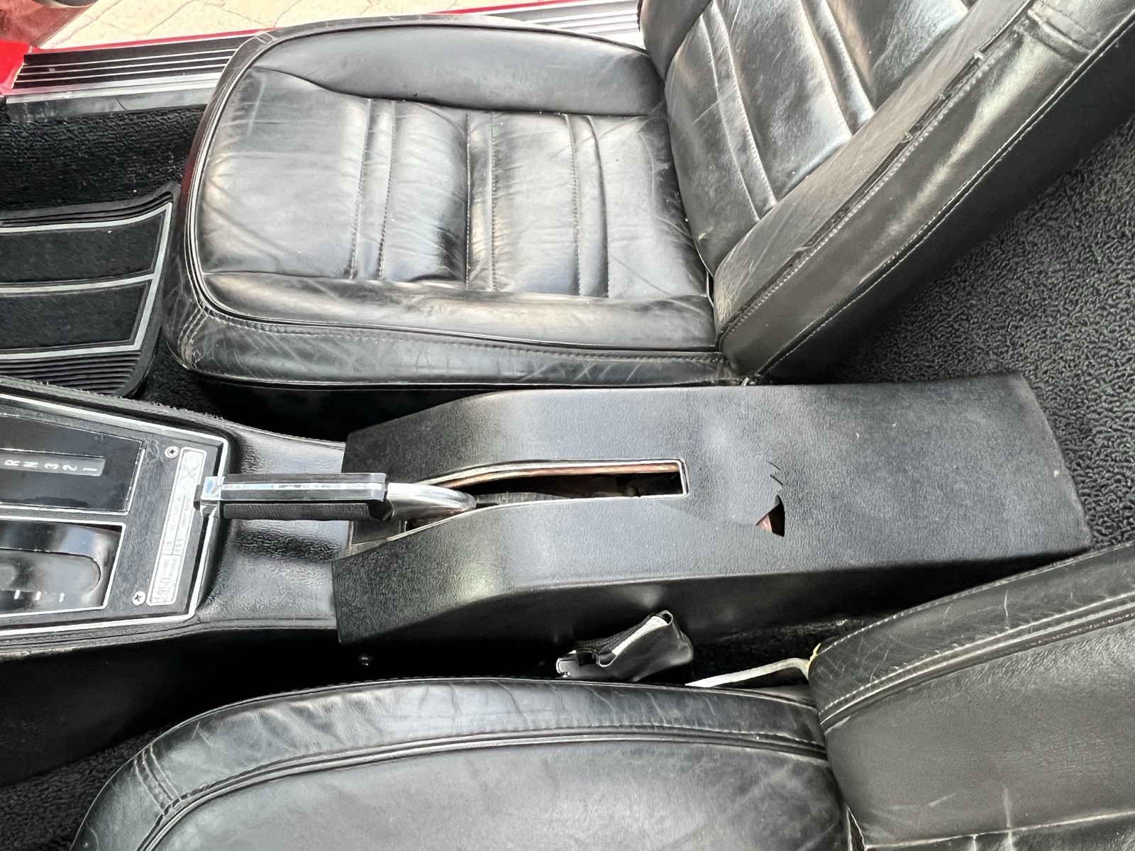 Chevrolet-Corvette-1975-18