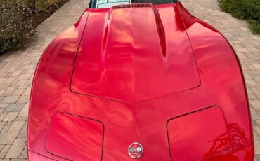 Chevrolet-Corvette-1975-2