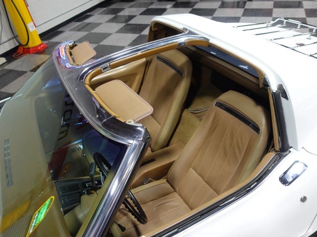 Chevrolet-Corvette-1975-21