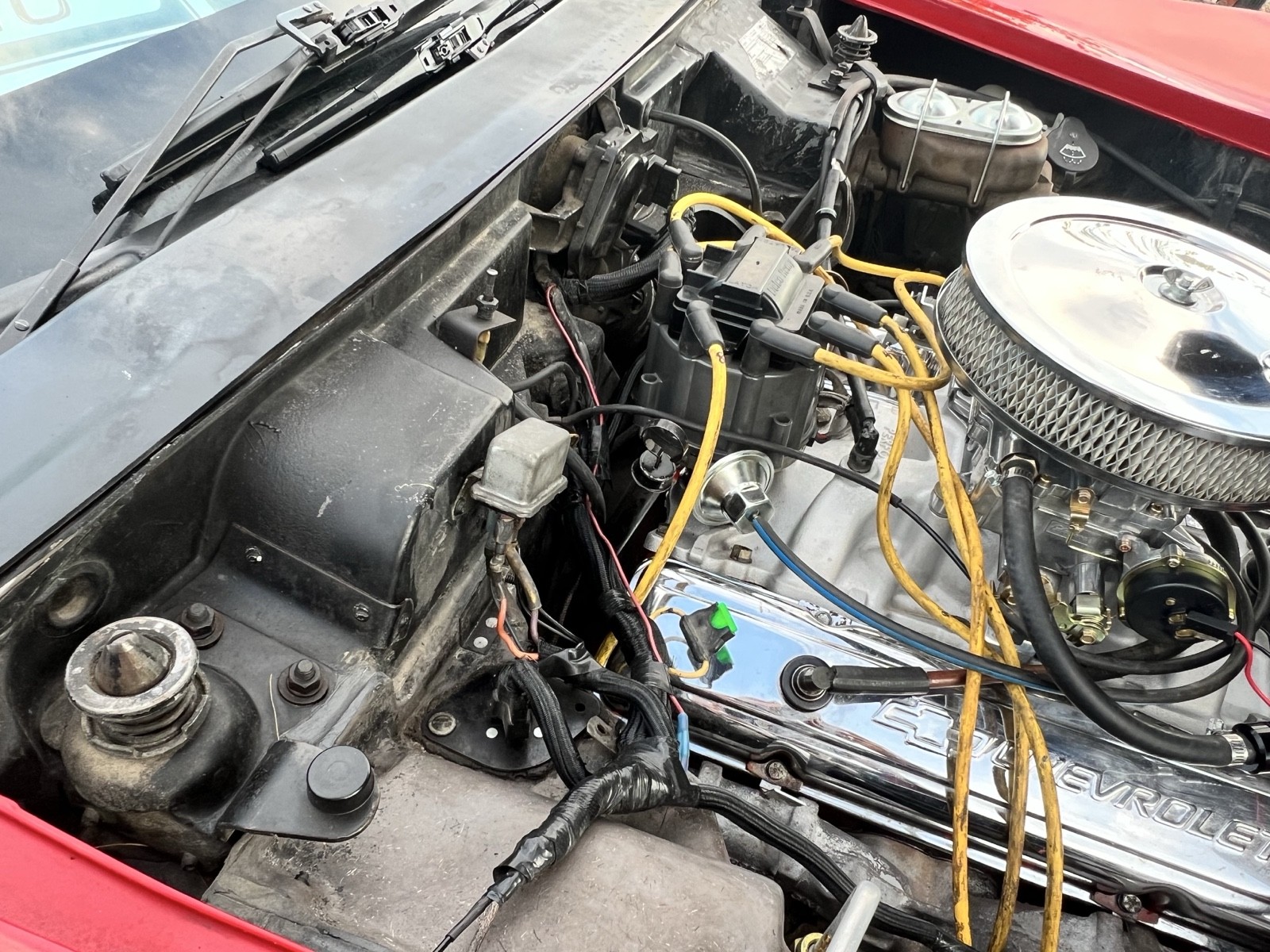 Chevrolet-Corvette-1975-26