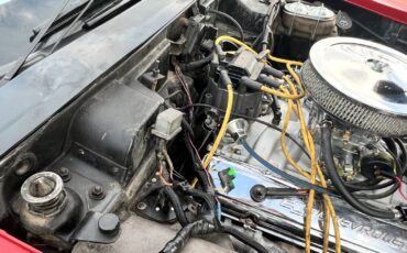 Chevrolet-Corvette-1975-26