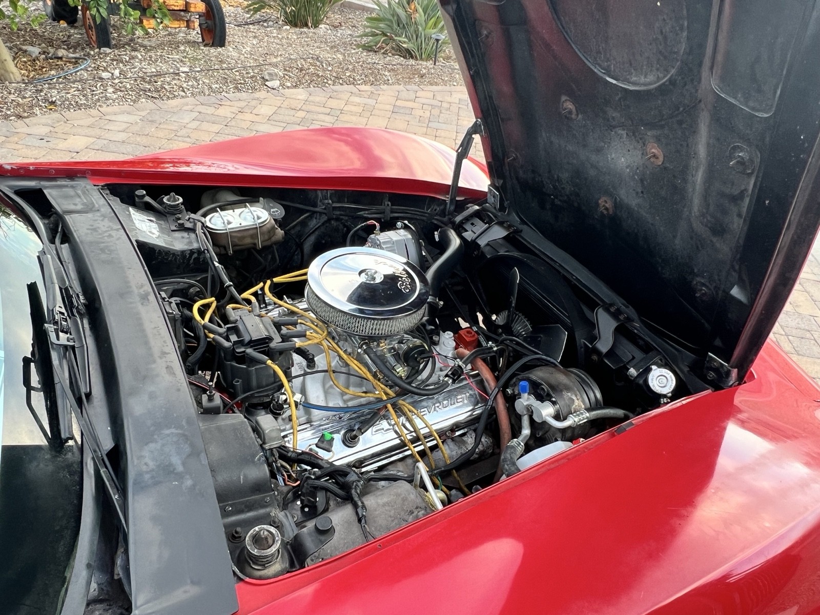 Chevrolet-Corvette-1975-28