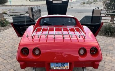 Chevrolet-Corvette-1975-3