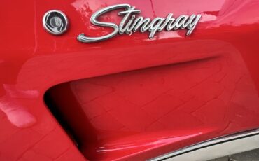 Chevrolet-Corvette-1975-5