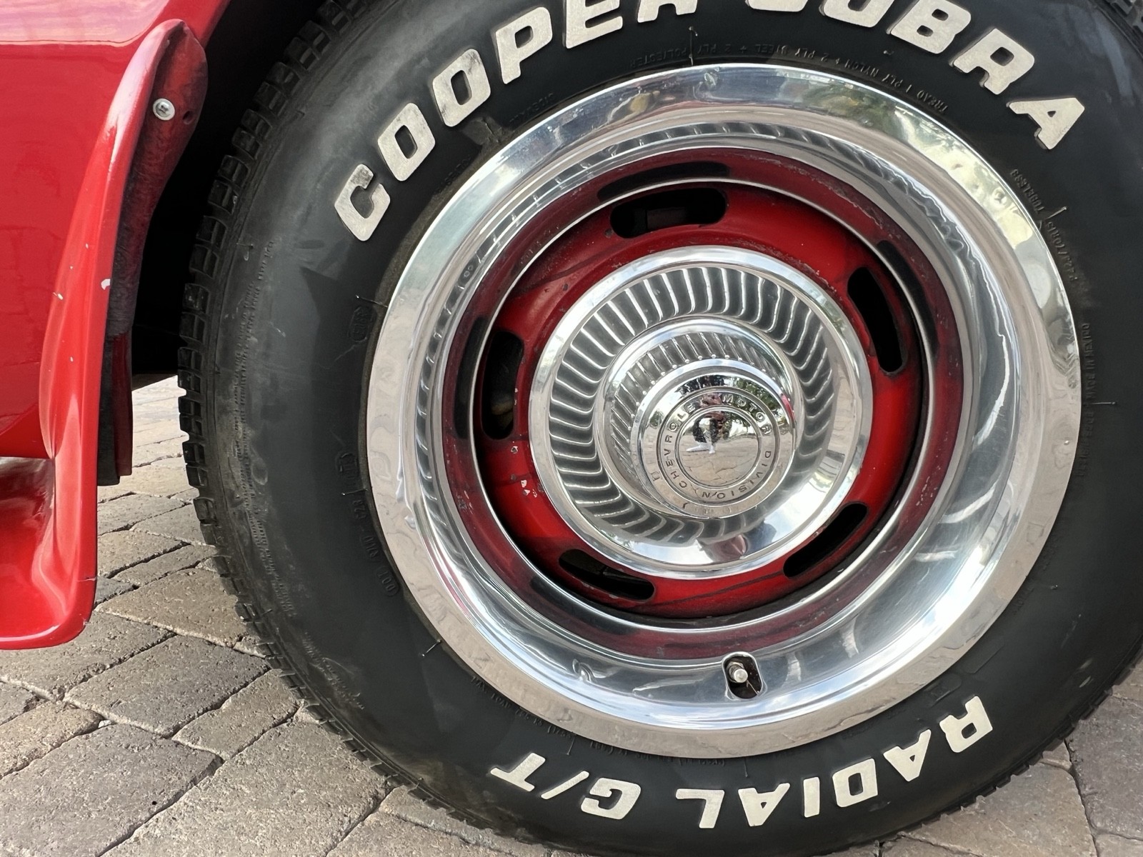 Chevrolet-Corvette-1975-7