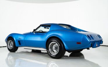 Chevrolet-Corvette-1975-Coupe-10