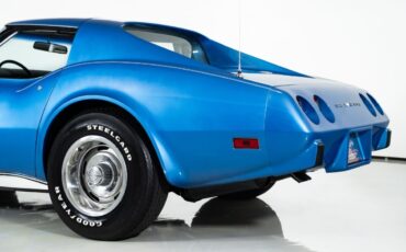 Chevrolet-Corvette-1975-Coupe-11