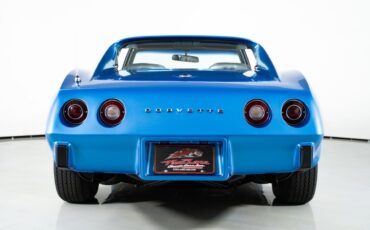 Chevrolet-Corvette-1975-Coupe-12