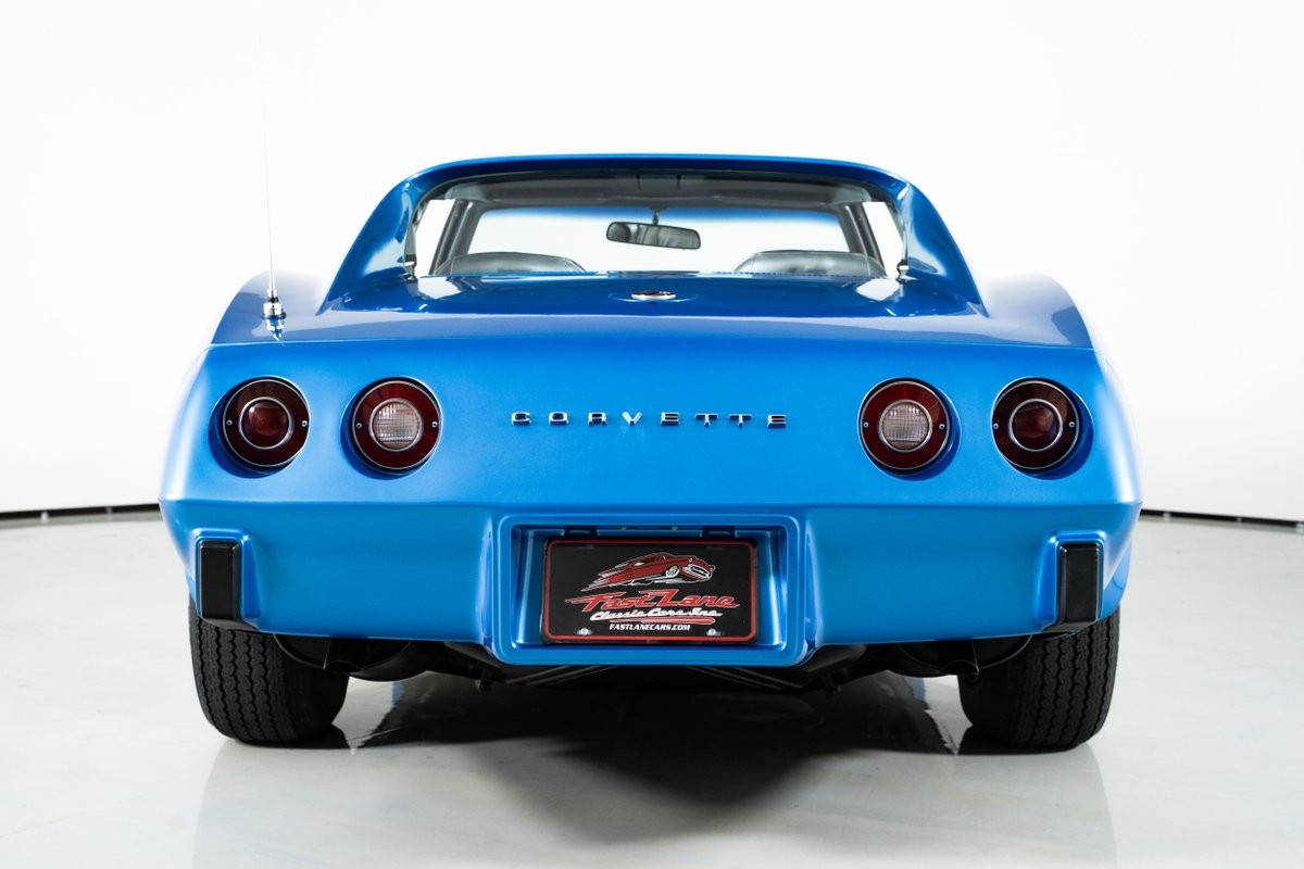 Chevrolet-Corvette-1975-Coupe-12