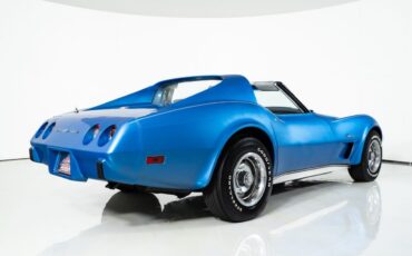 Chevrolet-Corvette-1975-Coupe-13