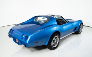Chevrolet-Corvette-1975-Coupe-14