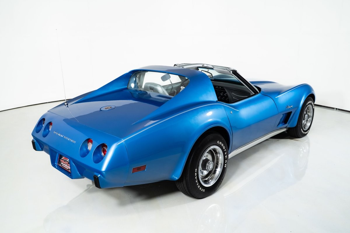Chevrolet-Corvette-1975-Coupe-14