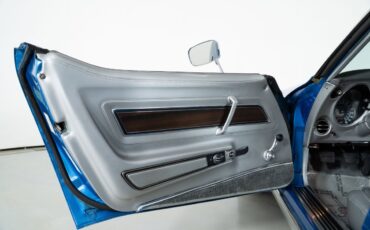 Chevrolet-Corvette-1975-Coupe-18