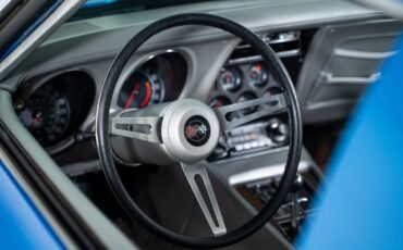Chevrolet-Corvette-1975-Coupe-23