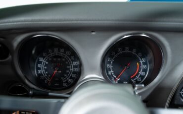 Chevrolet-Corvette-1975-Coupe-24