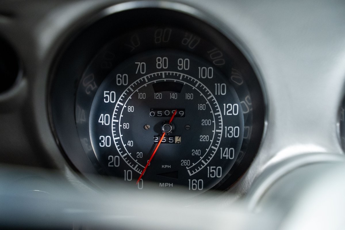 Chevrolet-Corvette-1975-Coupe-25