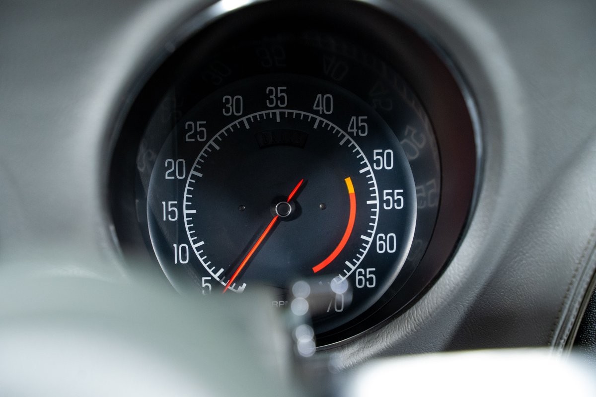 Chevrolet-Corvette-1975-Coupe-26