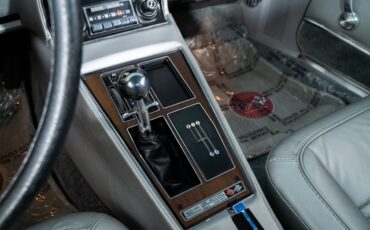 Chevrolet-Corvette-1975-Coupe-31