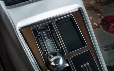 Chevrolet-Corvette-1975-Coupe-32