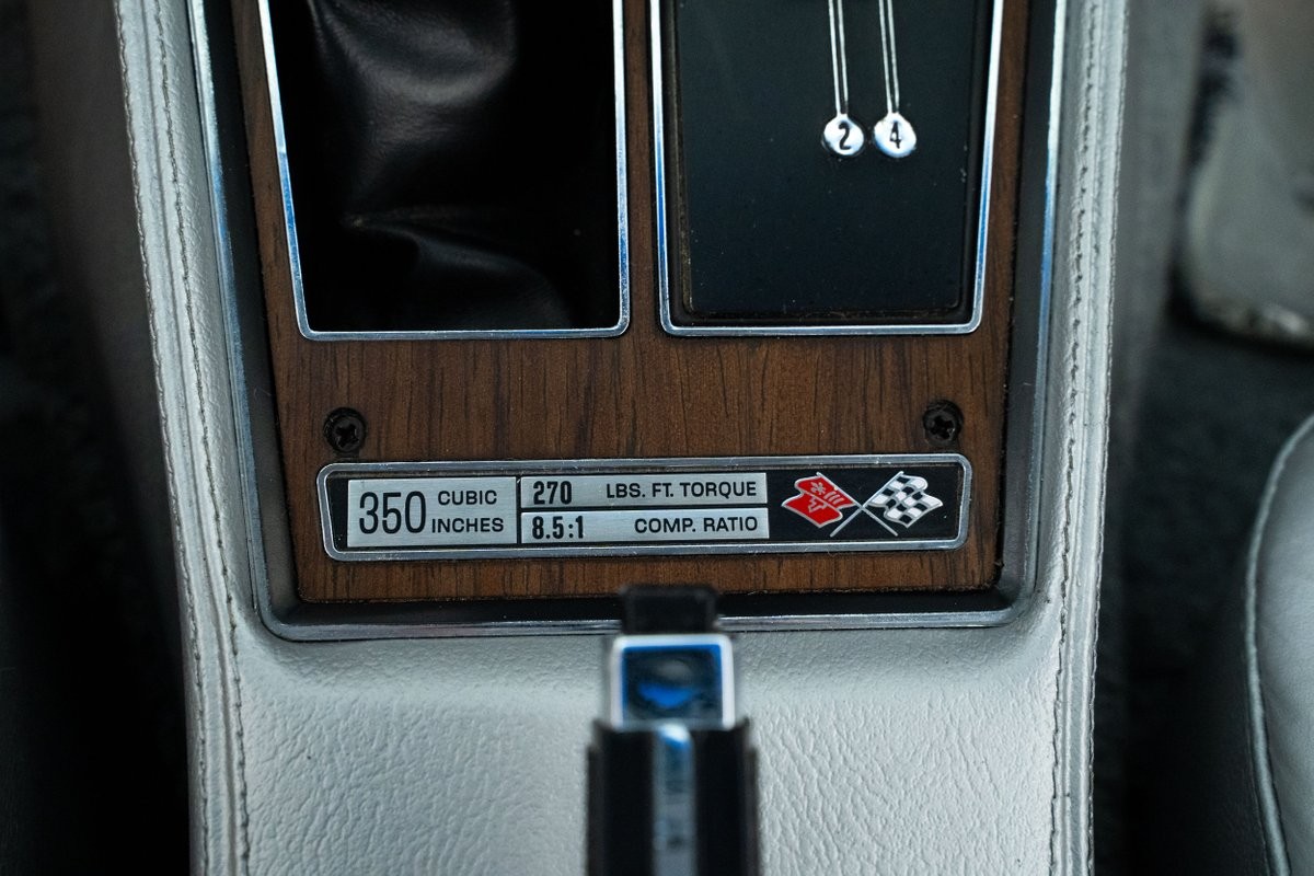 Chevrolet-Corvette-1975-Coupe-33