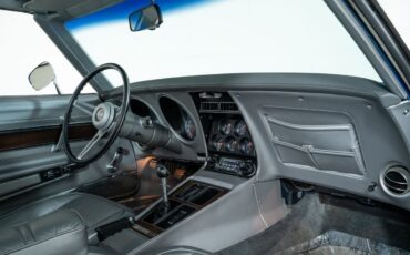 Chevrolet-Corvette-1975-Coupe-38