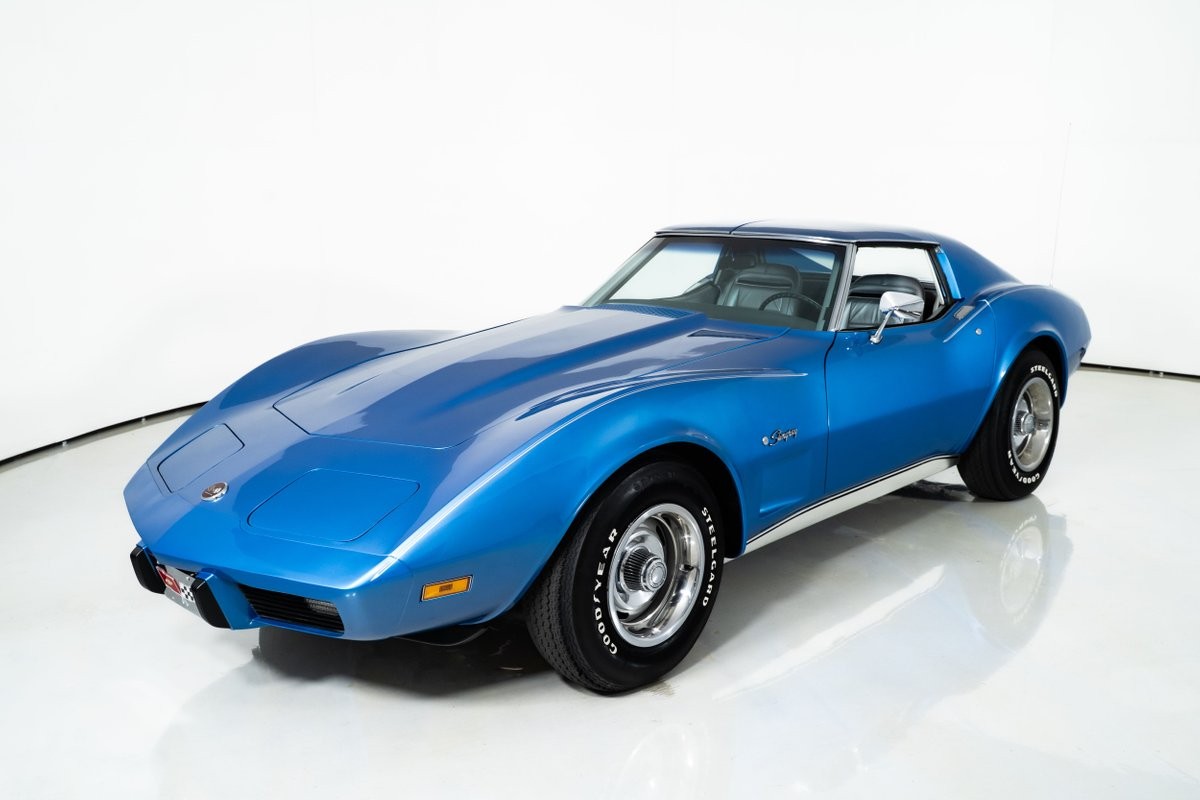 Chevrolet-Corvette-1975-Coupe-6