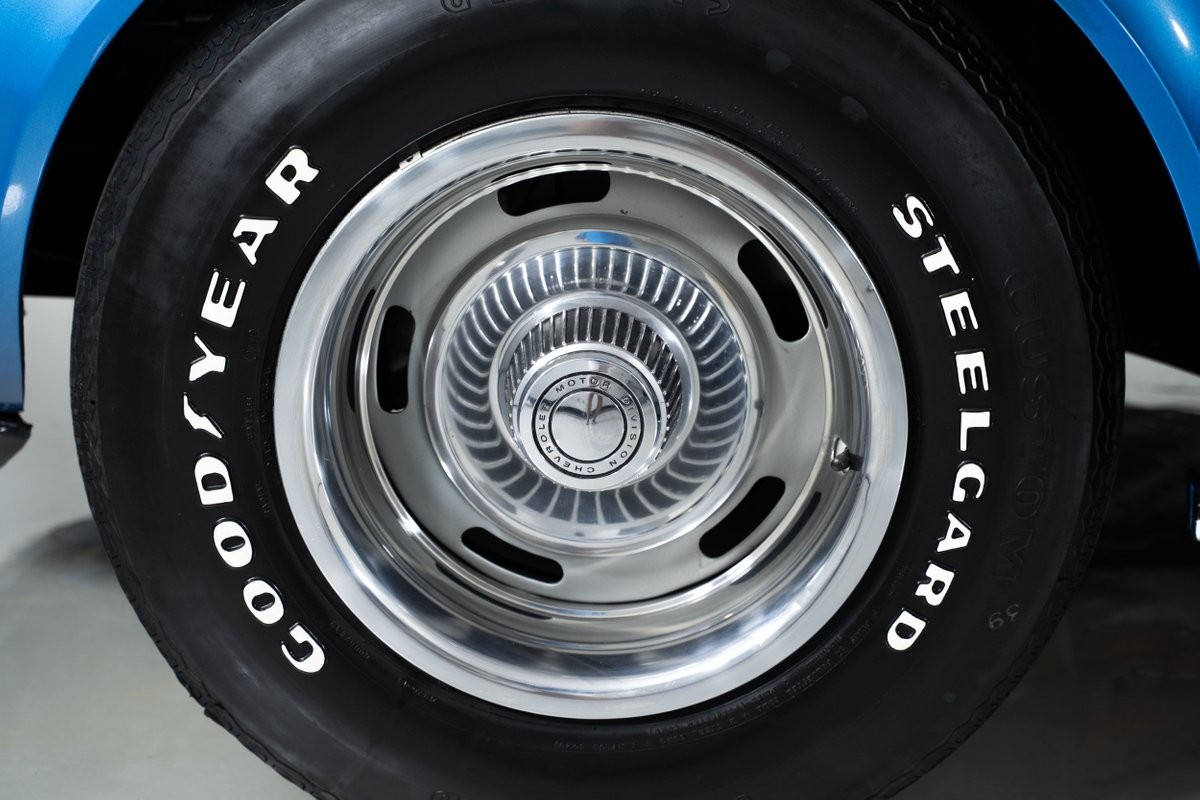 Chevrolet-Corvette-1975-Coupe-8