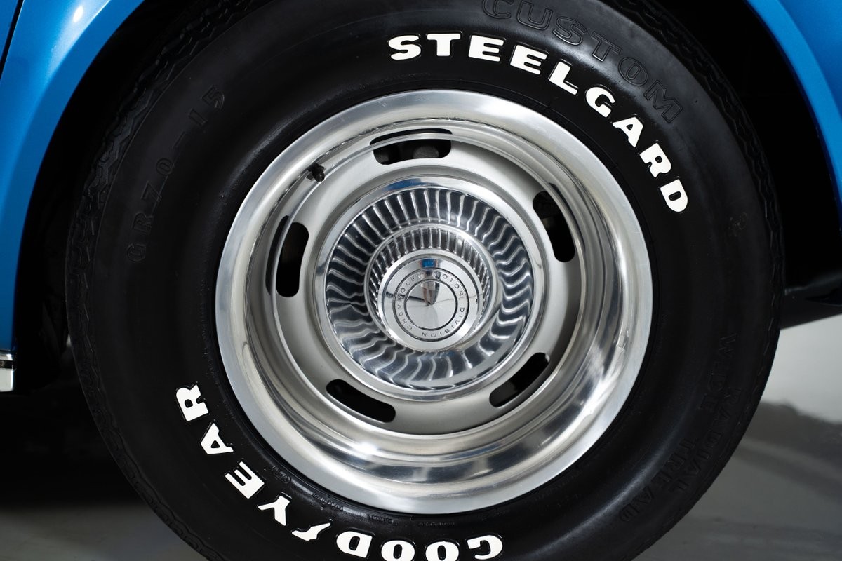 Chevrolet-Corvette-1975-Coupe-9