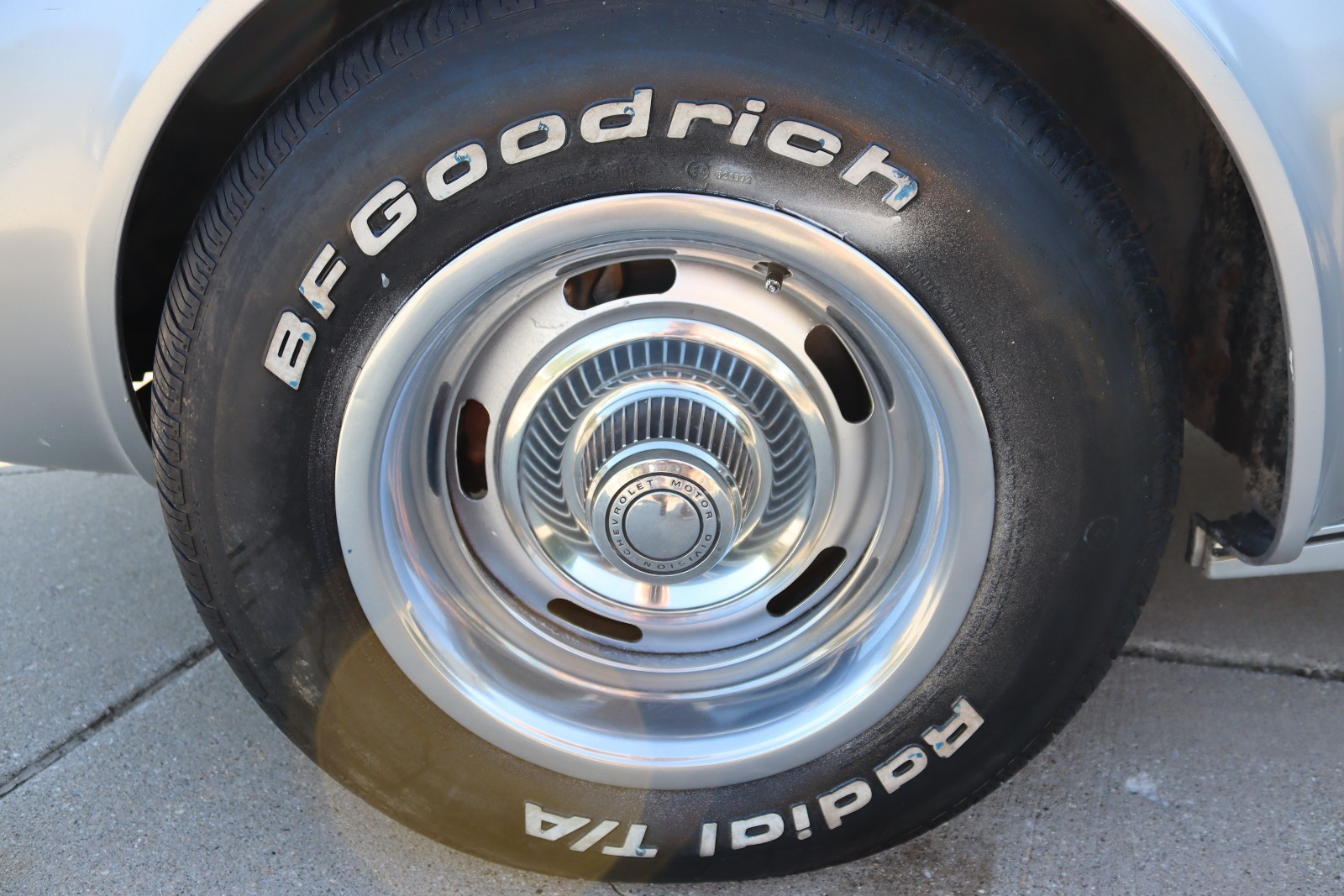 Chevrolet-Corvette-1976-10