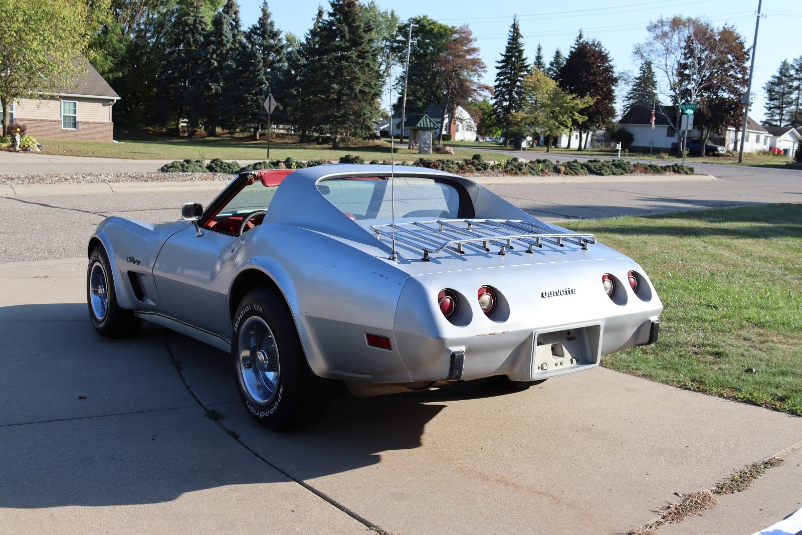 Chevrolet-Corvette-1976-15