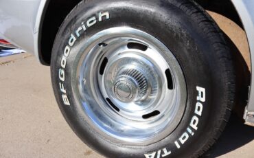 Chevrolet-Corvette-1976-16