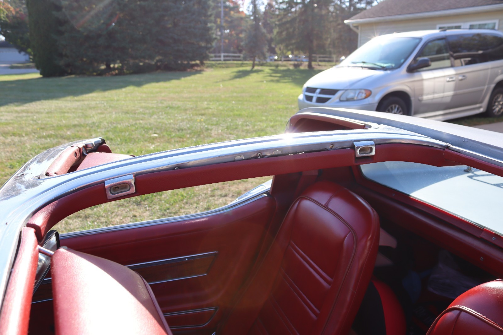 Chevrolet-Corvette-1976-17