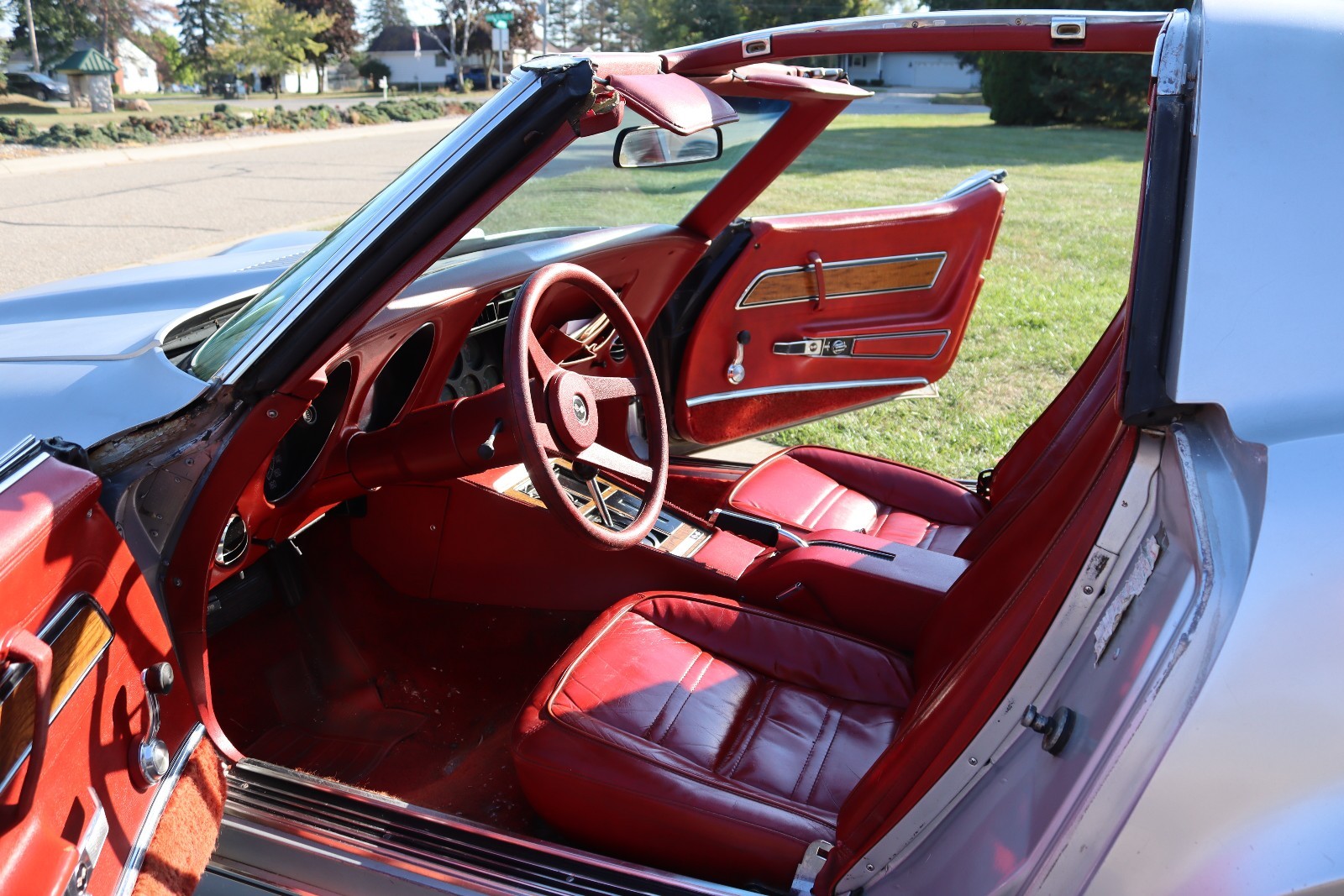 Chevrolet-Corvette-1976-19