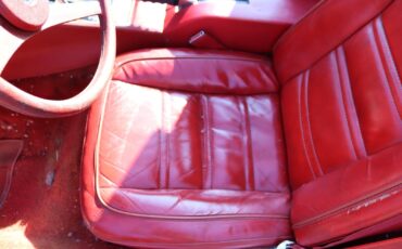 Chevrolet-Corvette-1976-27