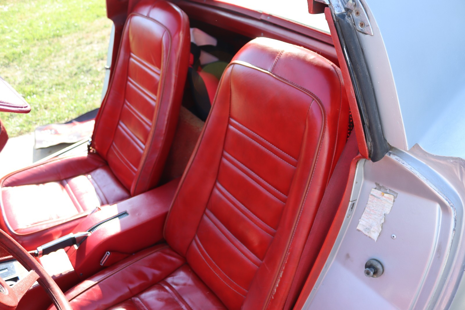 Chevrolet-Corvette-1976-28