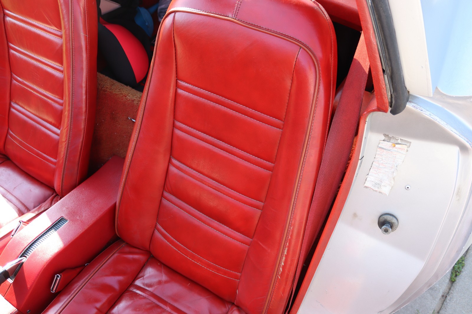 Chevrolet-Corvette-1976-30