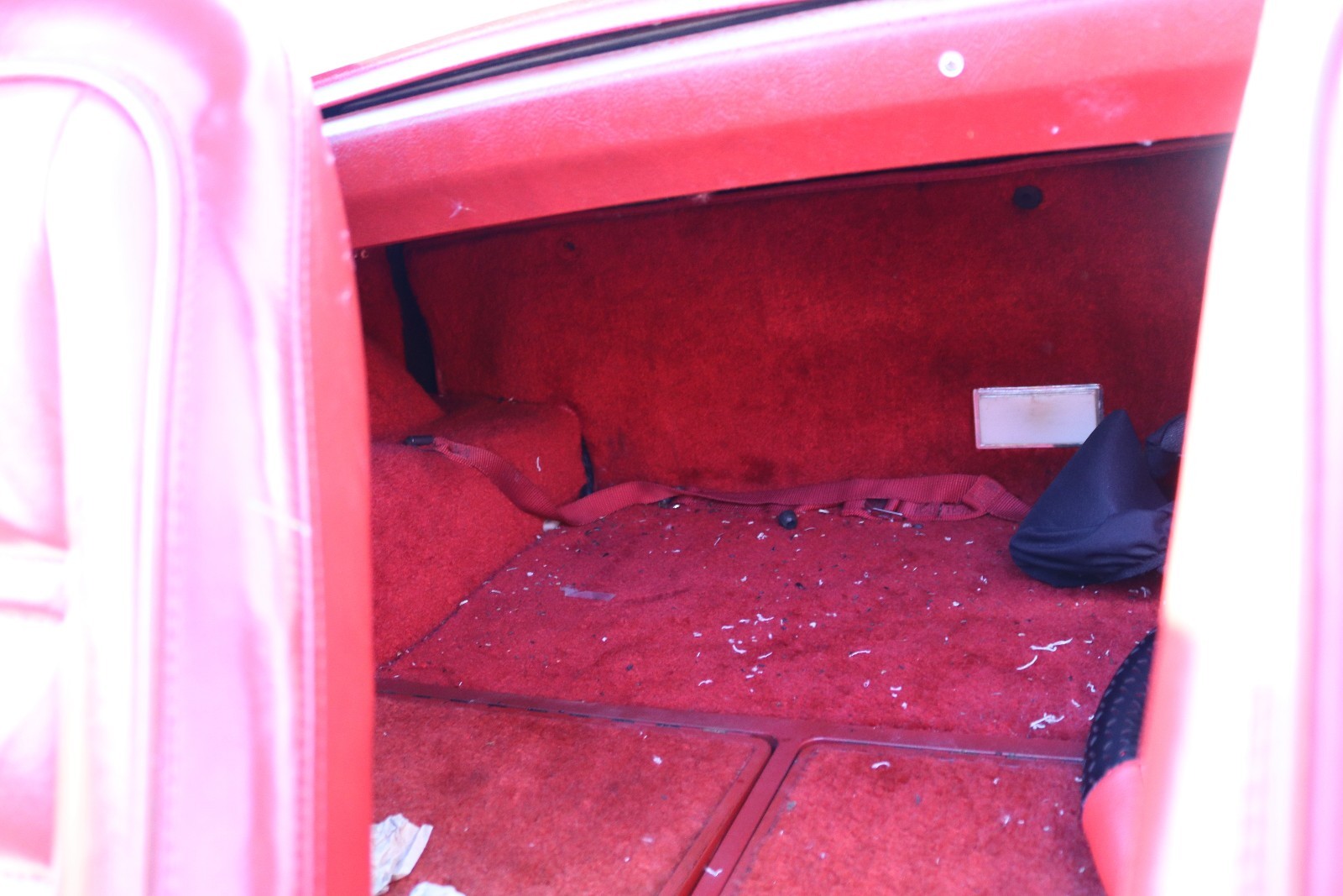 Chevrolet-Corvette-1976-32