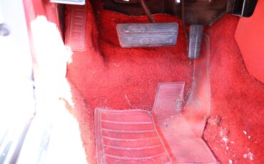 Chevrolet-Corvette-1976-34