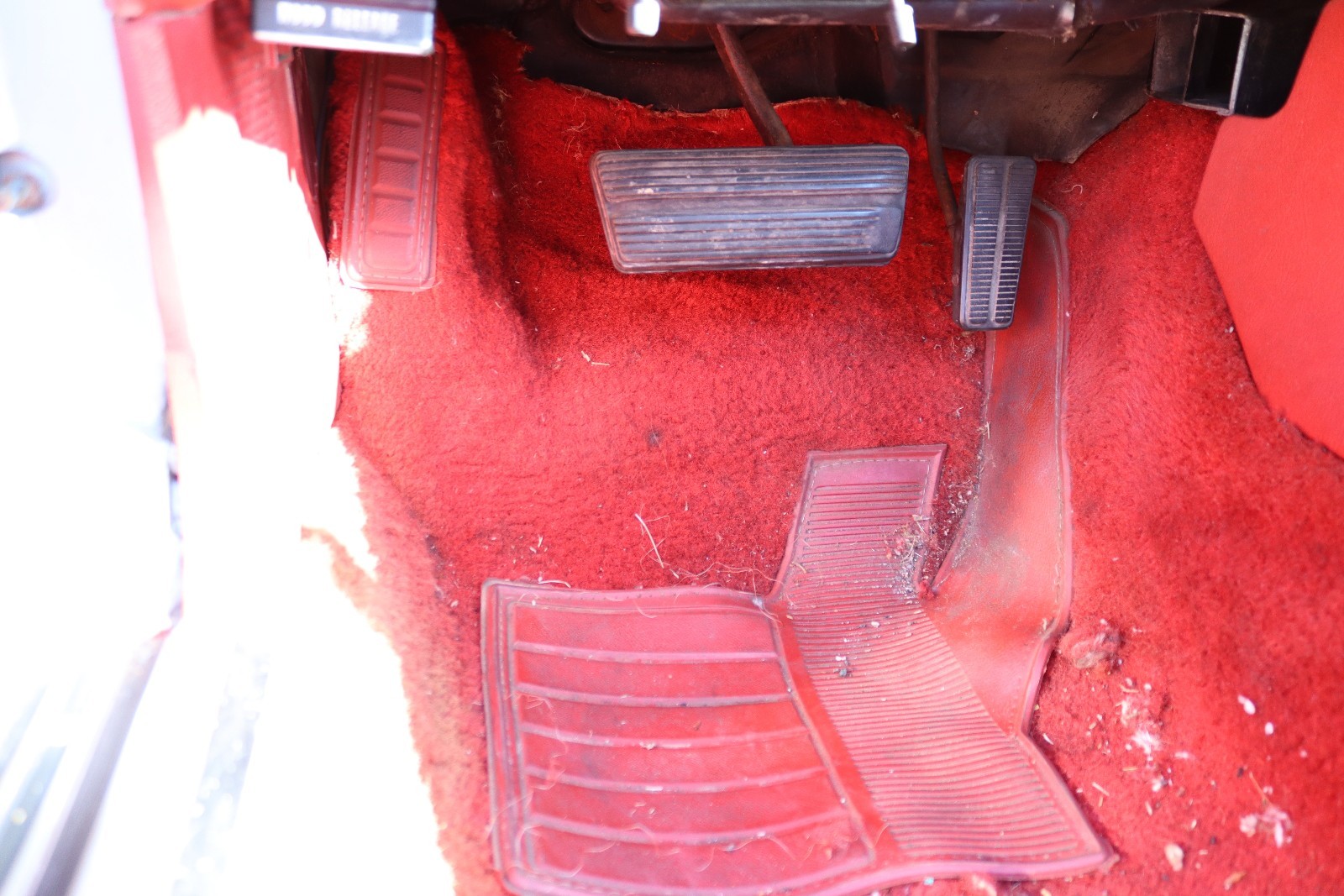 Chevrolet-Corvette-1976-34