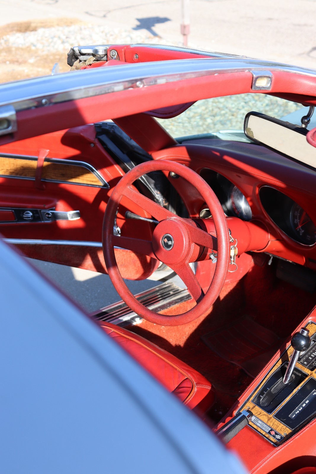 Chevrolet-Corvette-1976-36