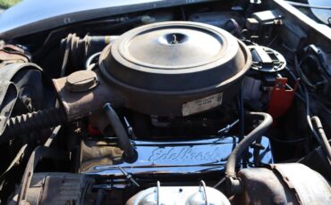 Chevrolet-Corvette-1976-38