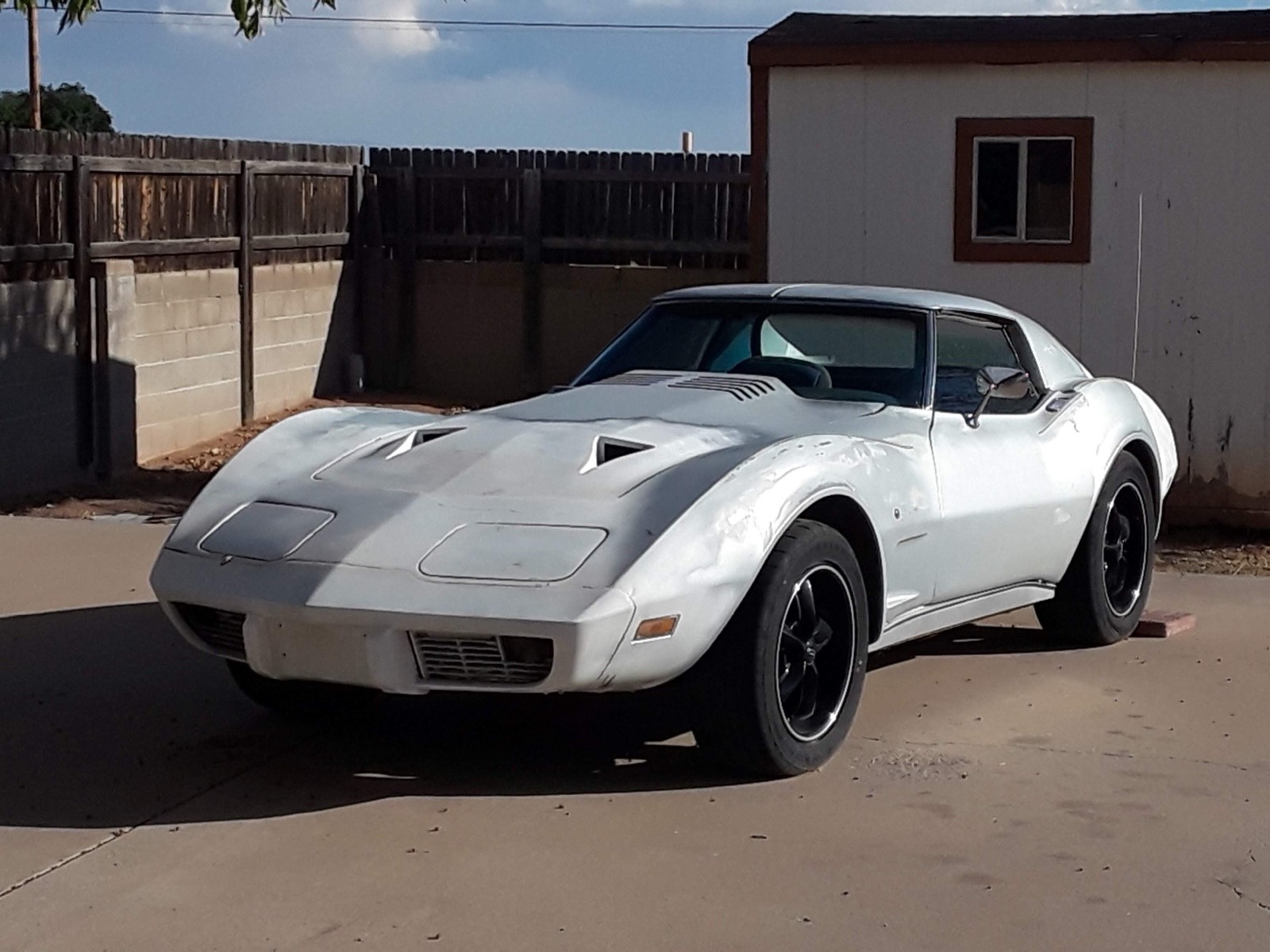 Chevrolet-Corvette-1976