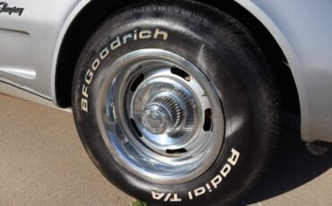 Chevrolet-Corvette-1976-7