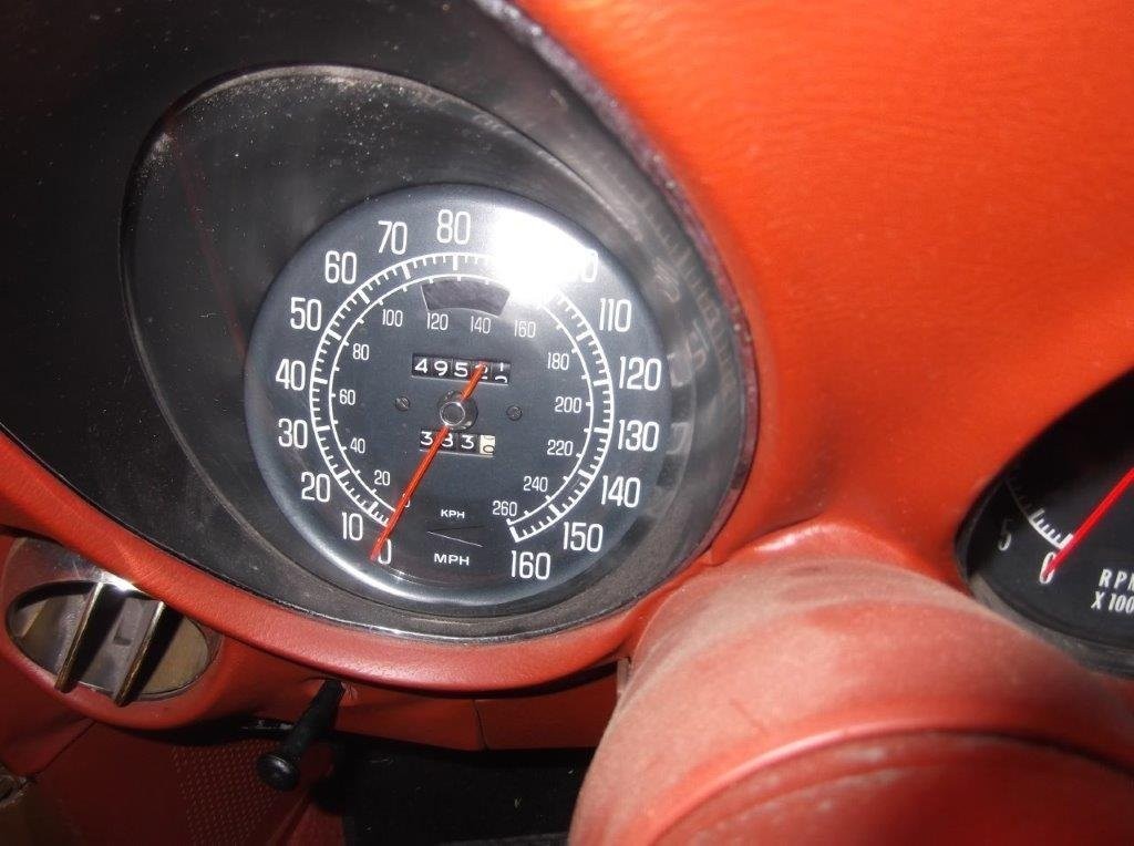 Chevrolet-Corvette-1976-Convertible-9