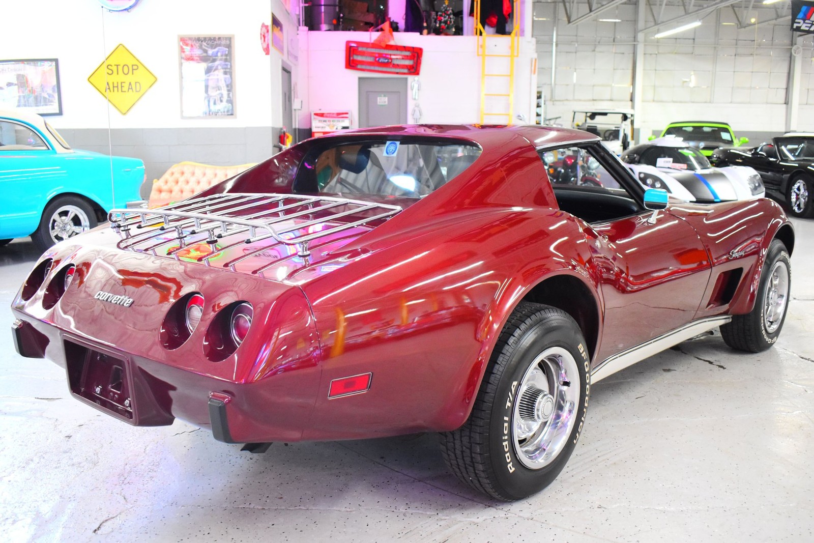 Chevrolet-Corvette-1976-Other-10