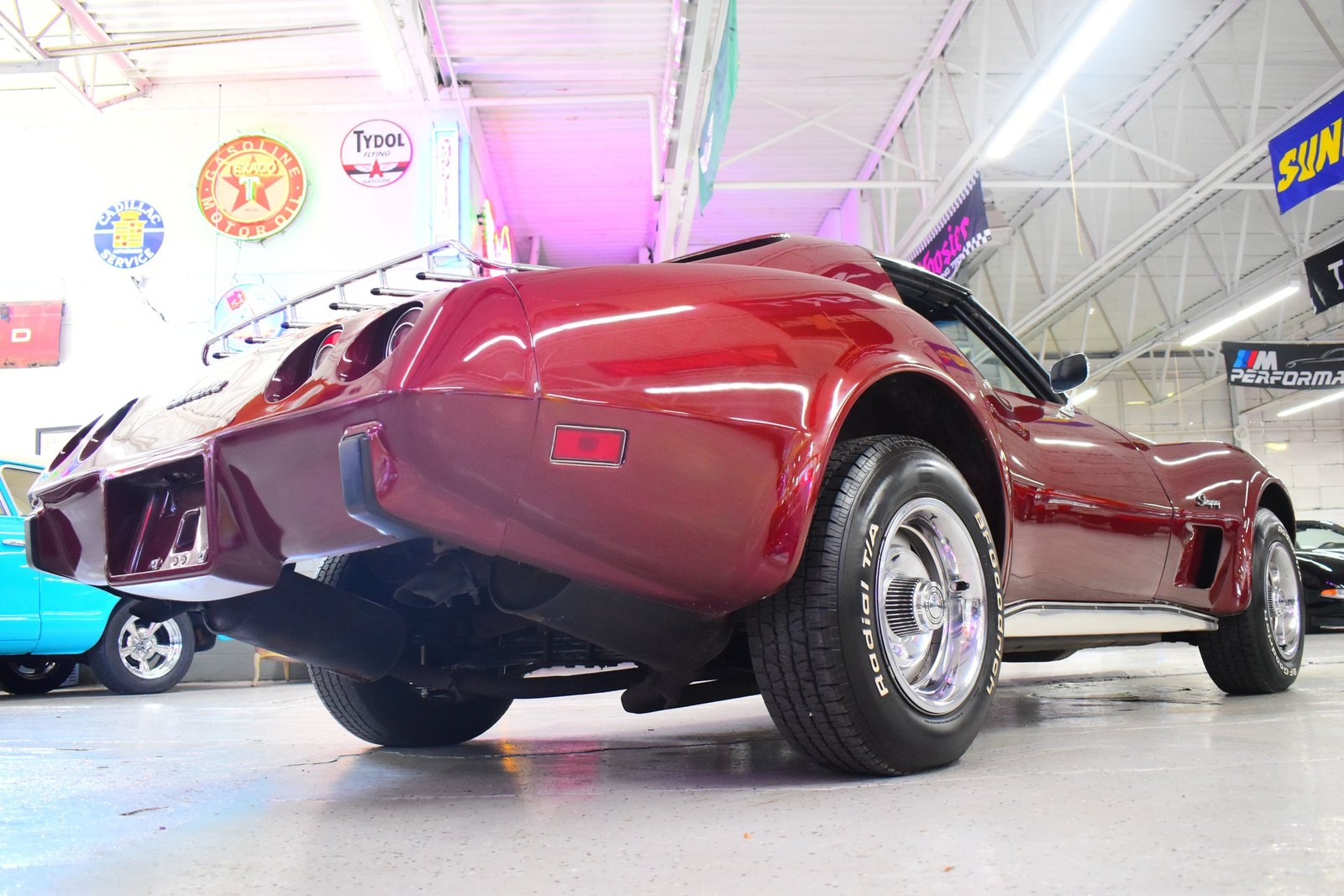 Chevrolet-Corvette-1976-Other-12