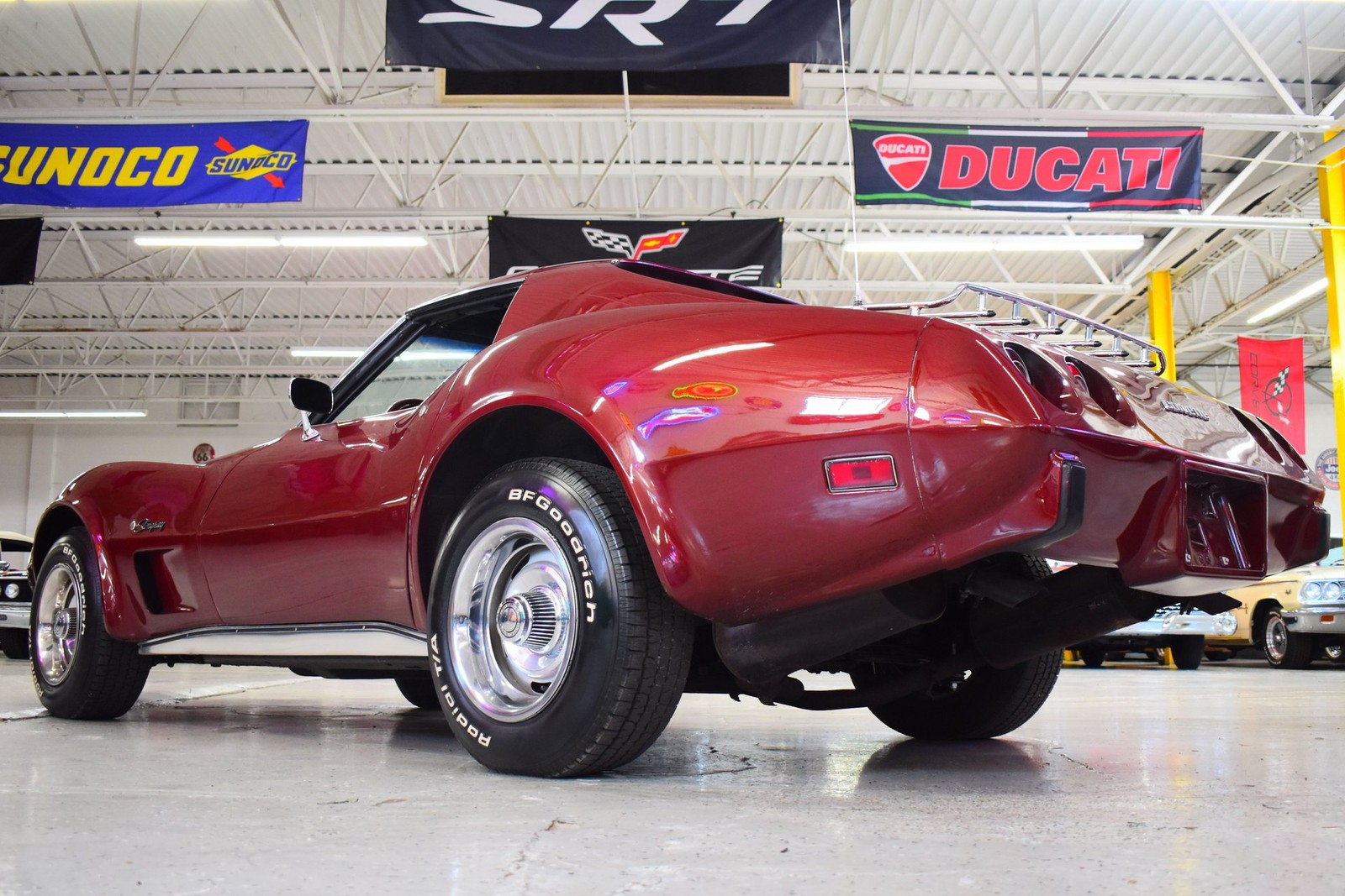 Chevrolet-Corvette-1976-Other-18