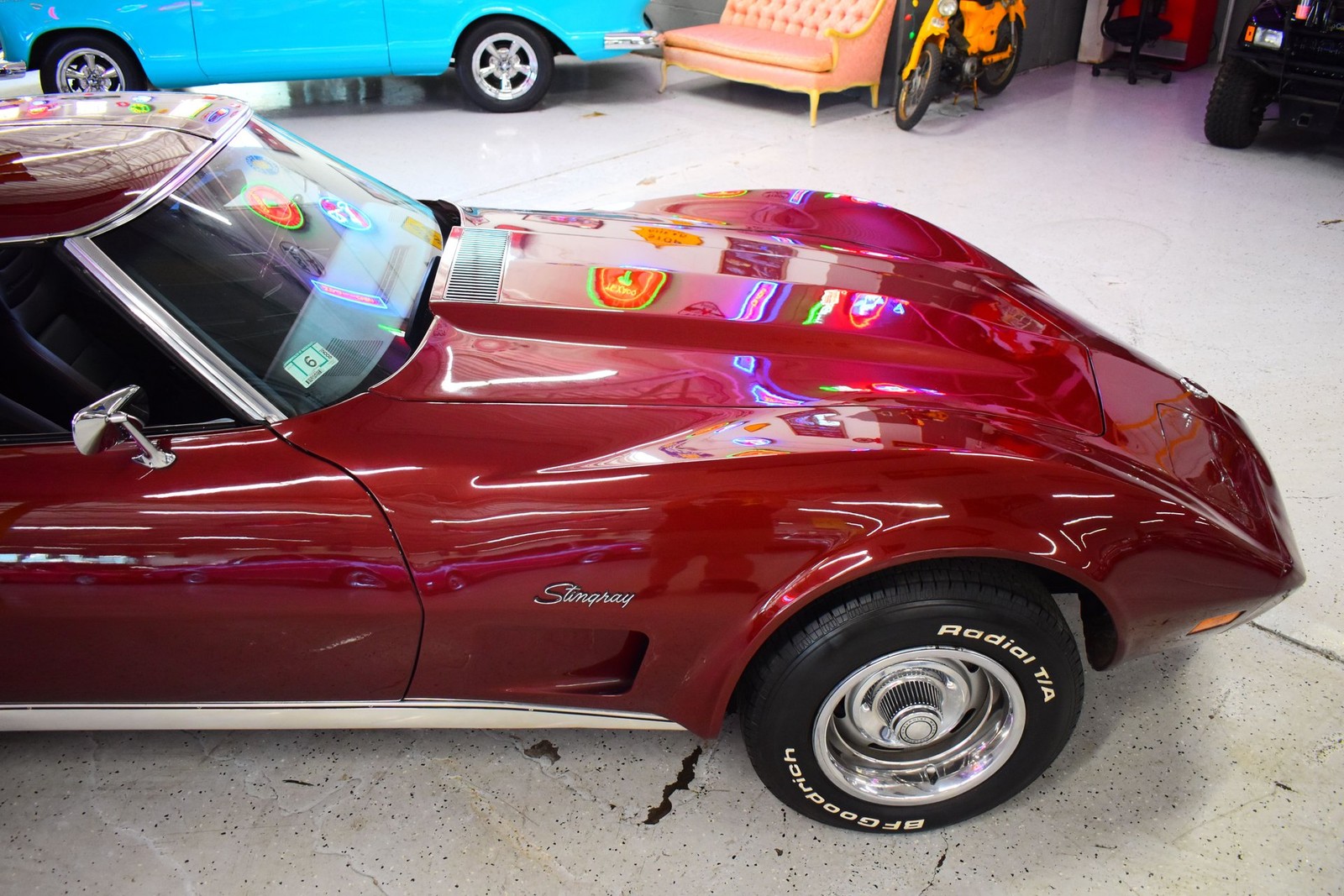 Chevrolet-Corvette-1976-Other-4