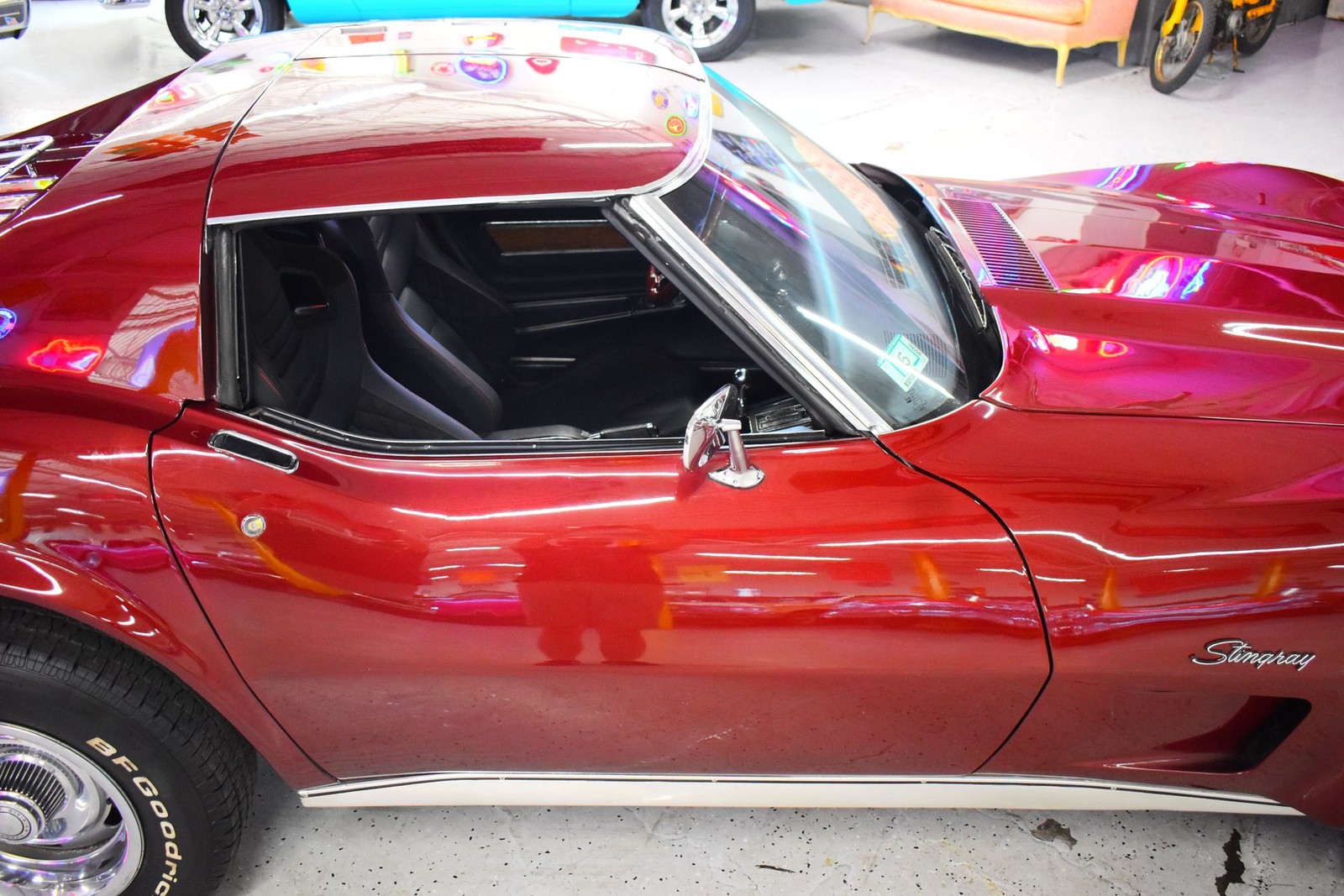 Chevrolet-Corvette-1976-Other-5